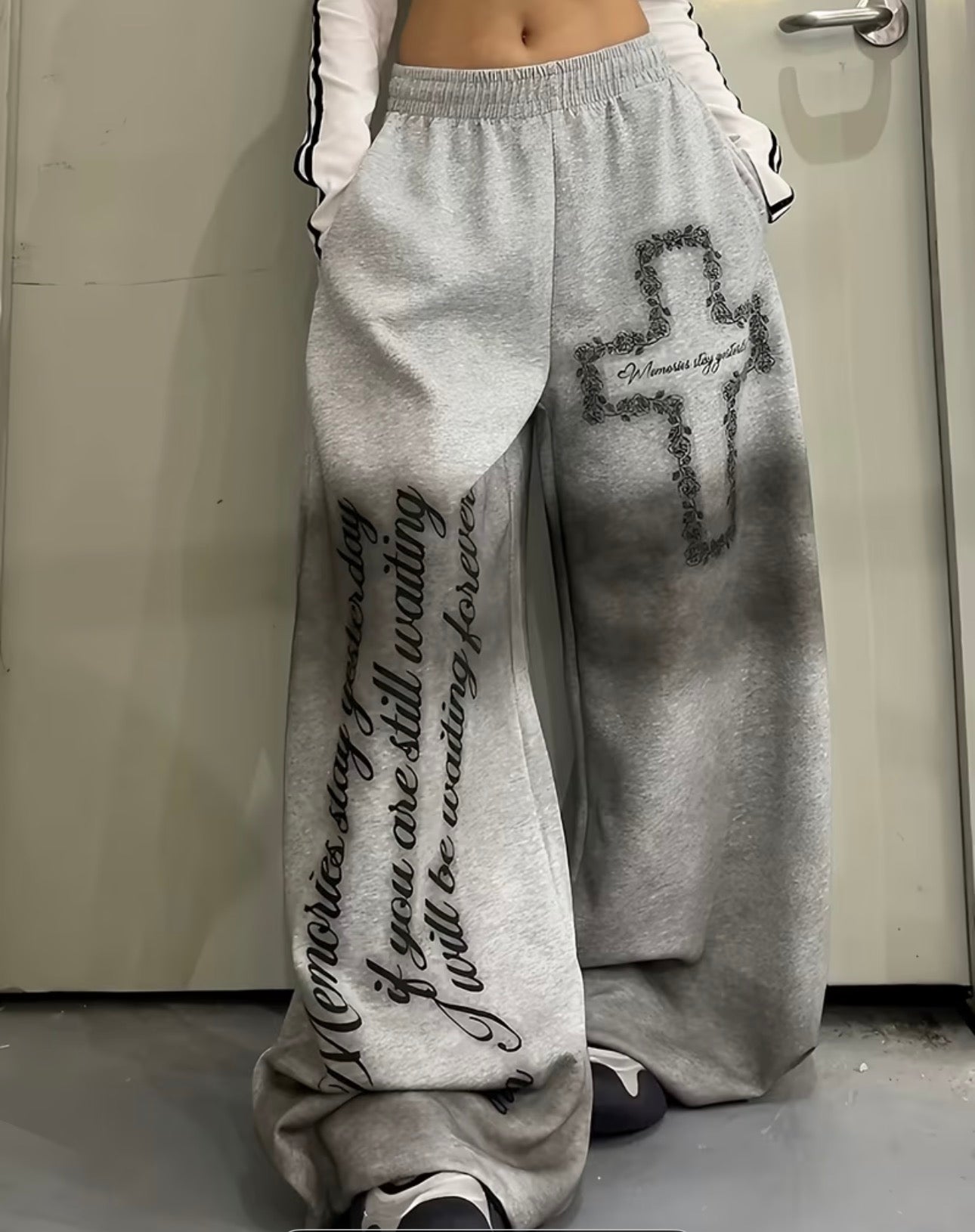 Jogger Cross Letter Y2K