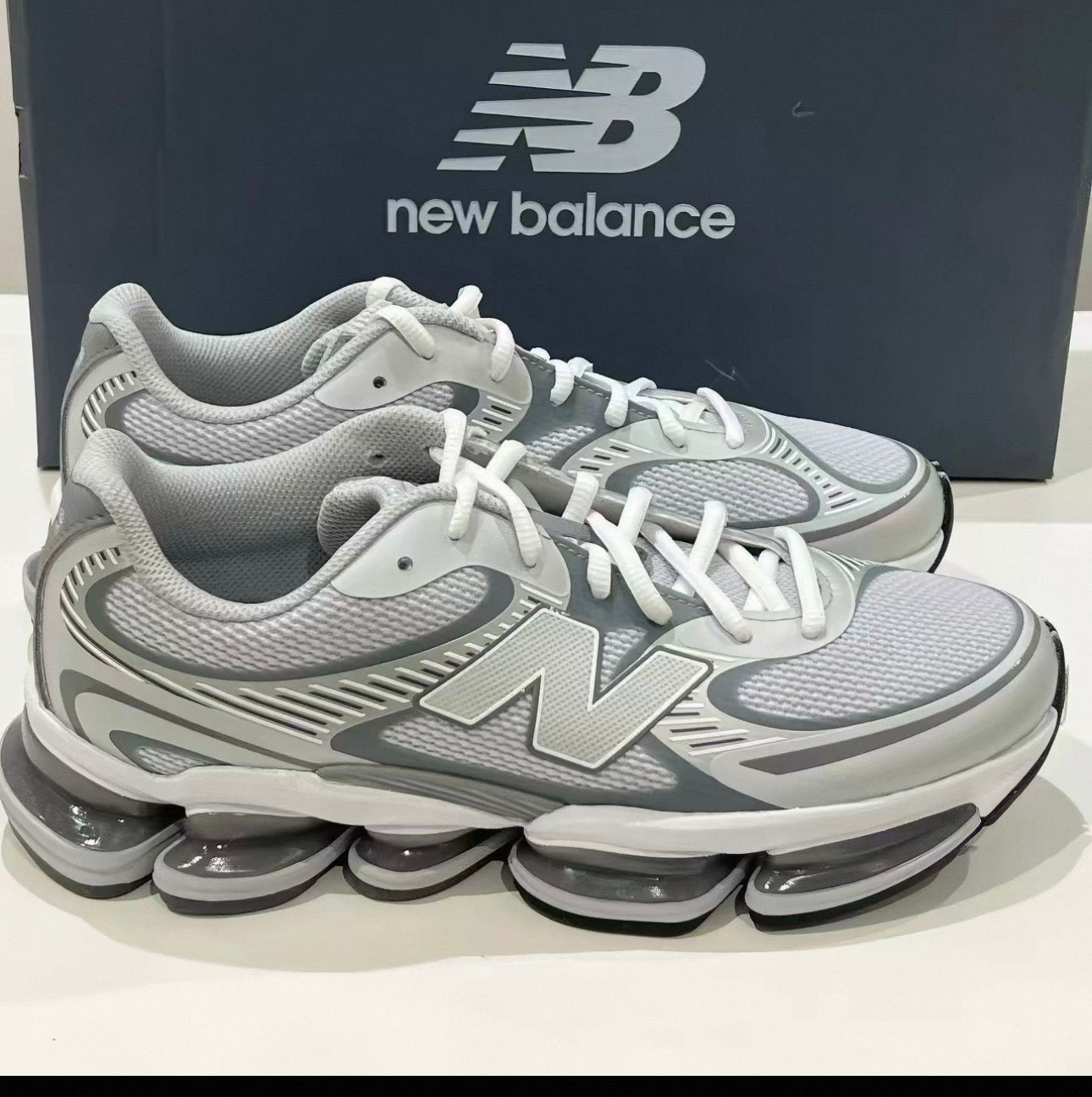 New Balance 2000