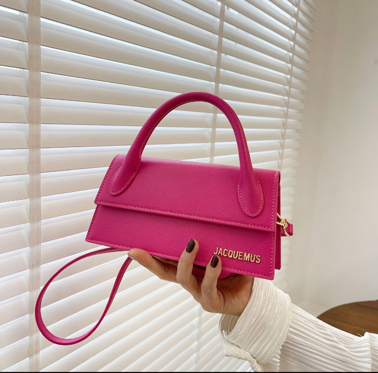 Sac Doré Jacquemus Élégance 2024