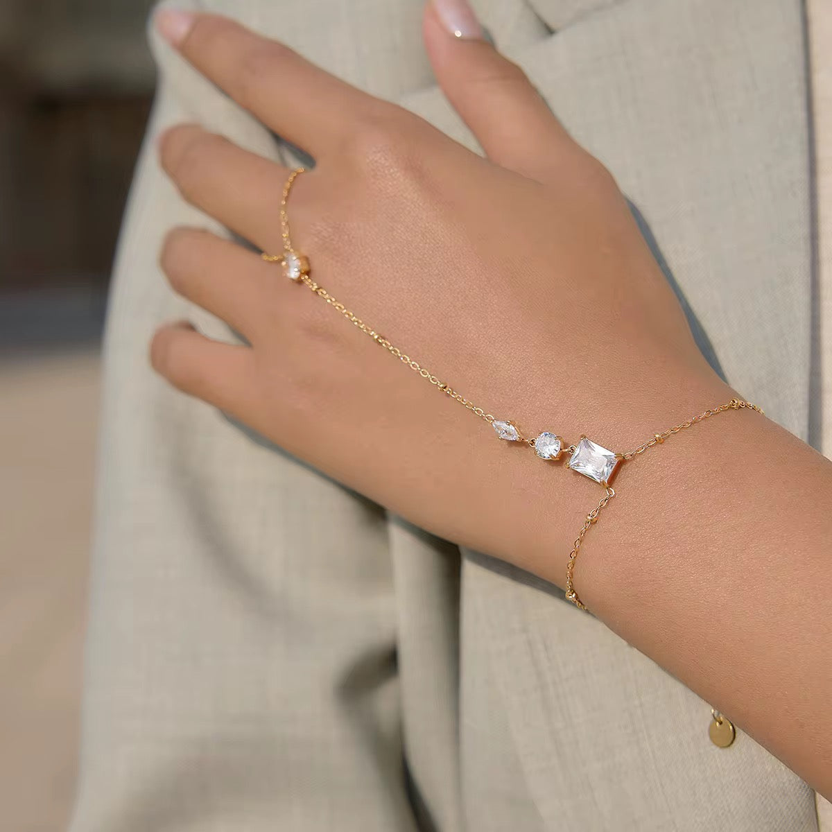 Bracelet de Main Ena - AVÉLORA