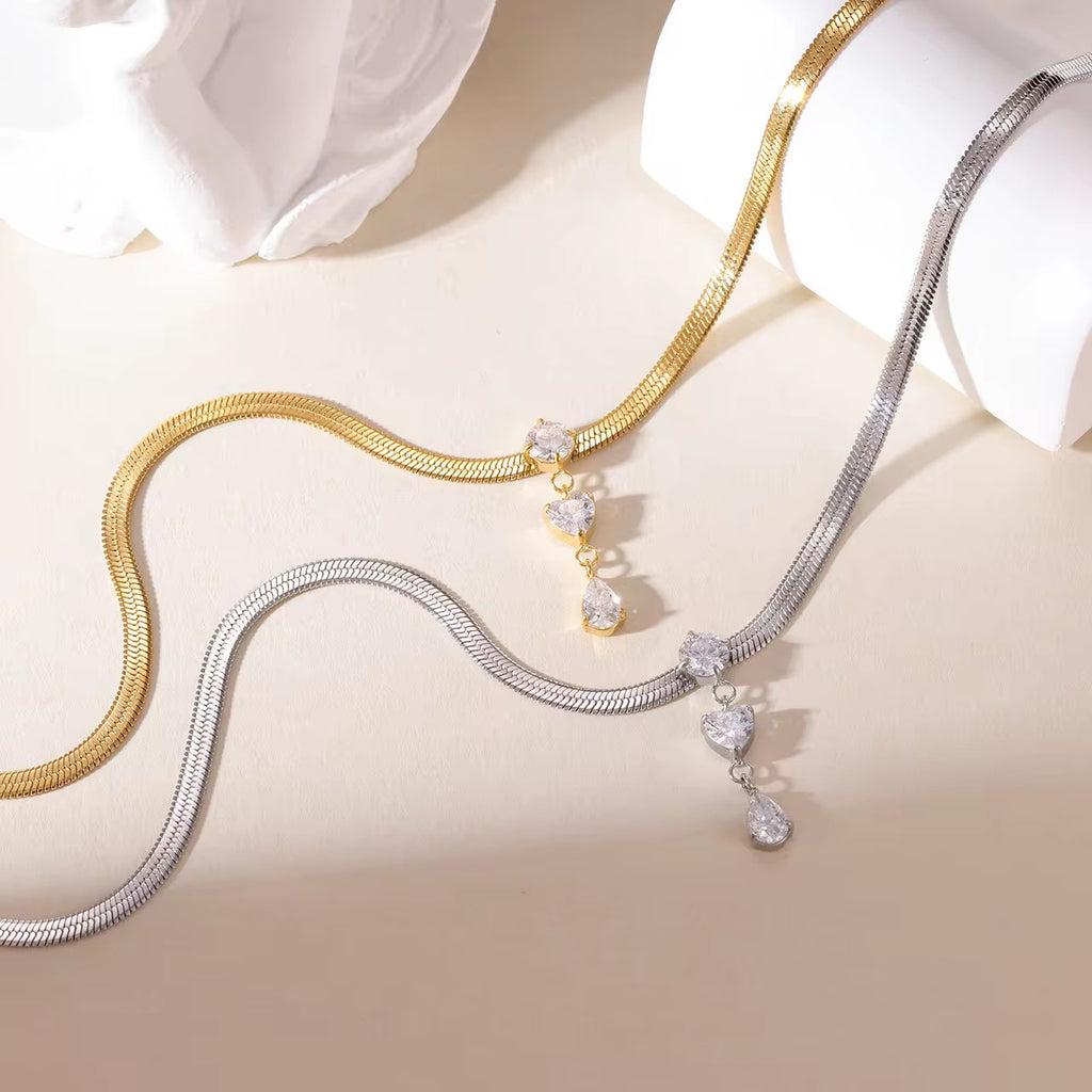 Collier Cœur d’Or – AVÉLORA