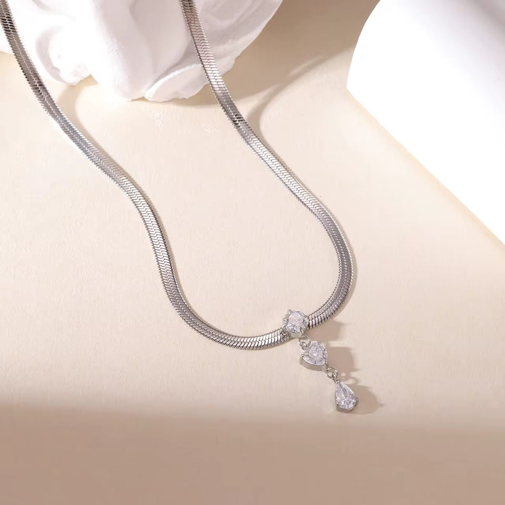 Collier Cœur d’Or – AVÉLORA