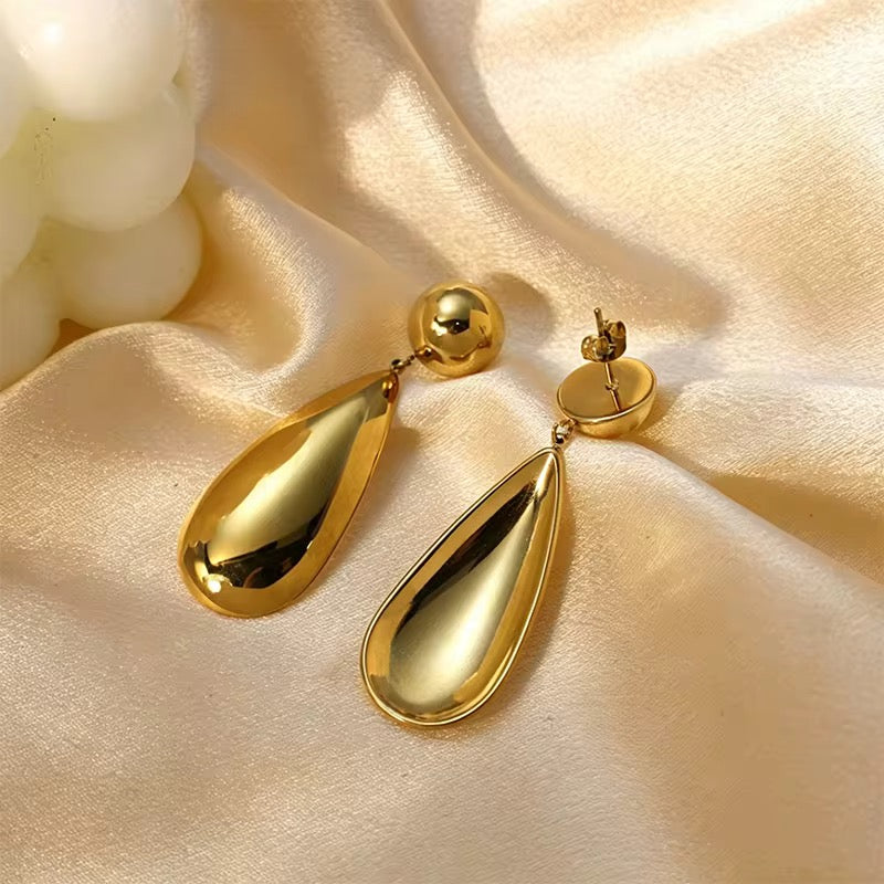 Boucles d’Oreilles Éclat Pur – AVÉLORA