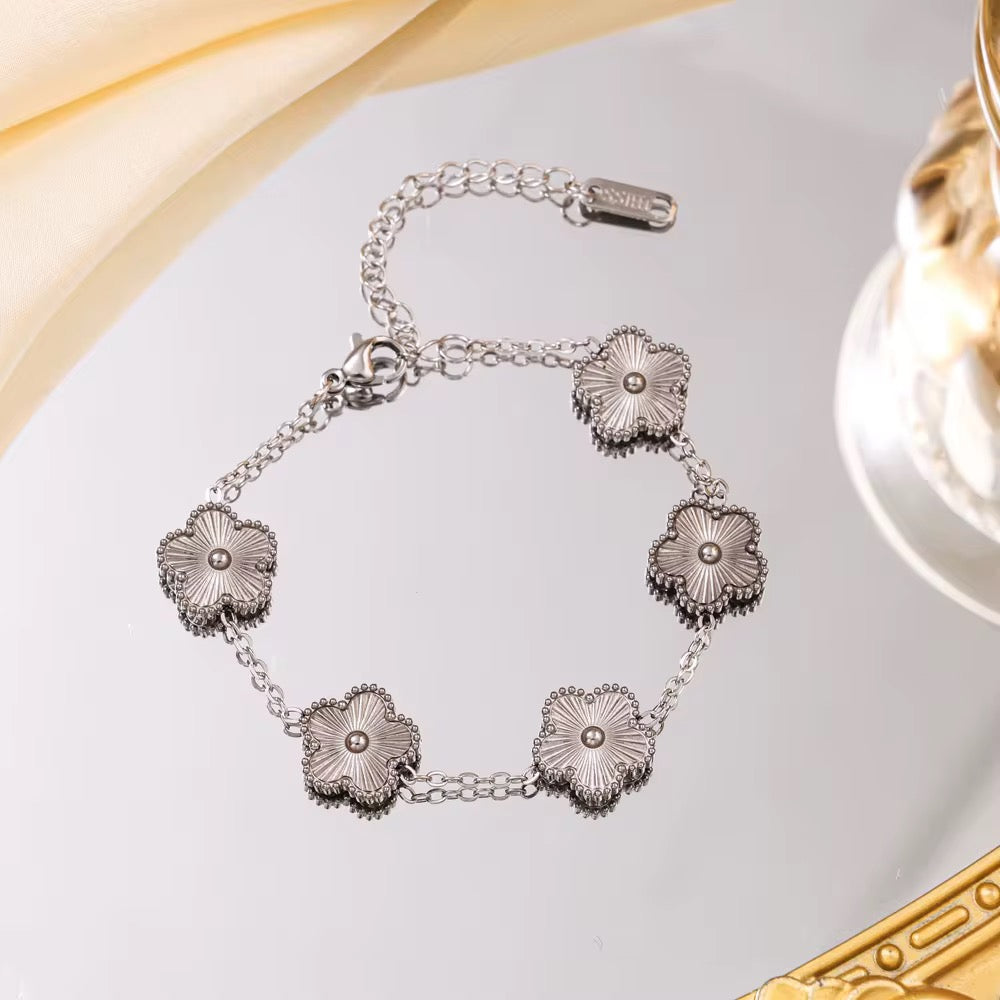Bracelet Fleur d’Éternité – AVÉLORA