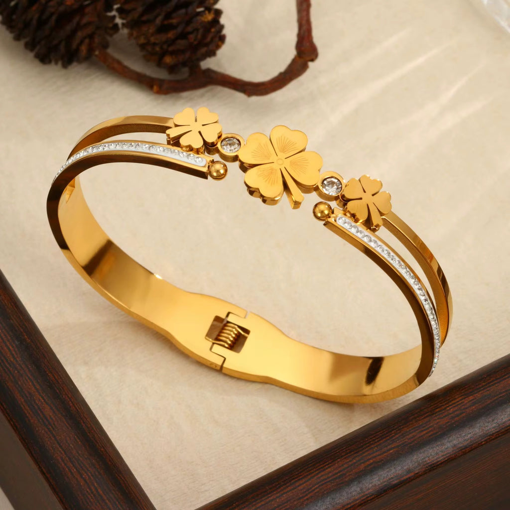 Bracelet Joker Doré – AVÉLORA