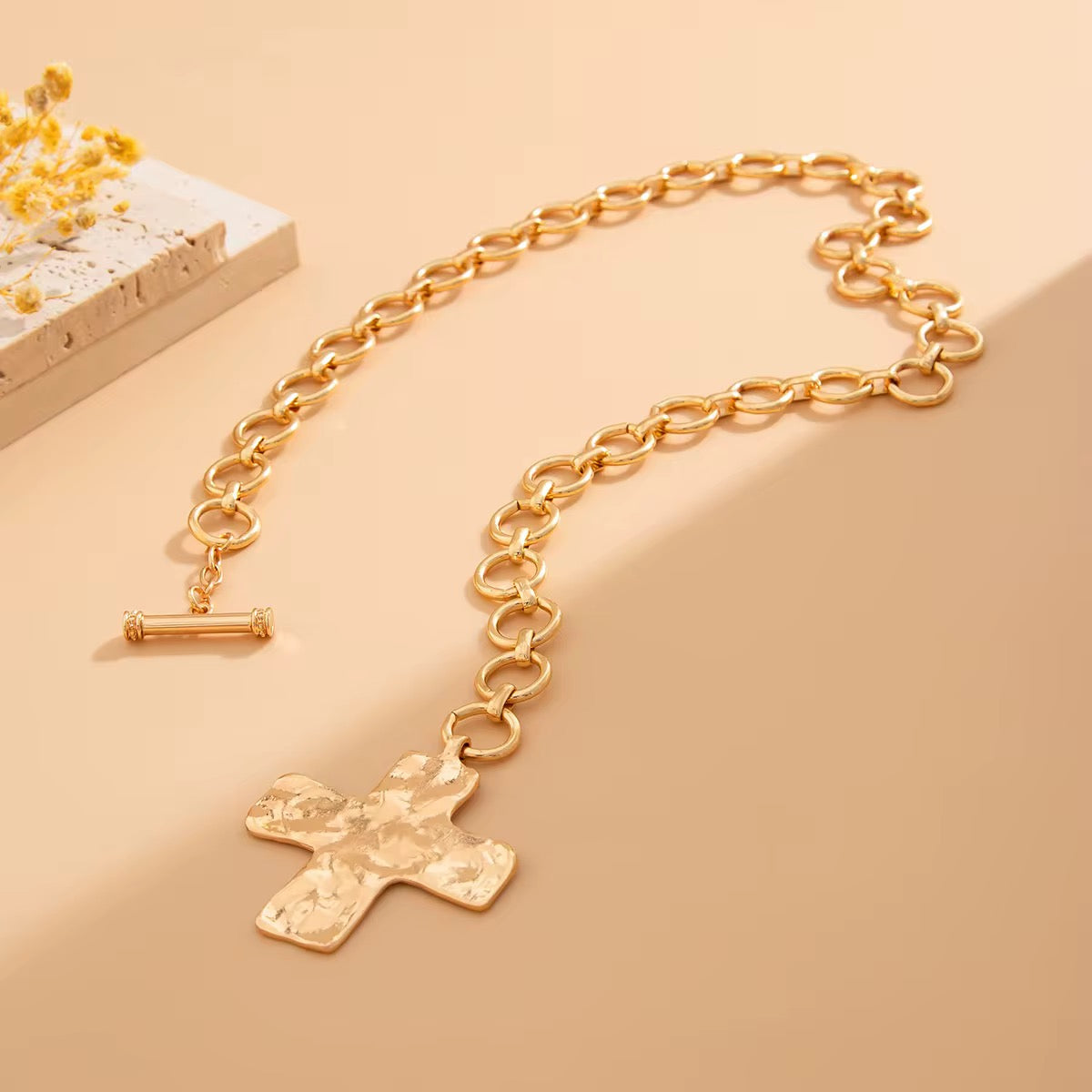 Collier Croix Urban Gold – AVÉLORA
