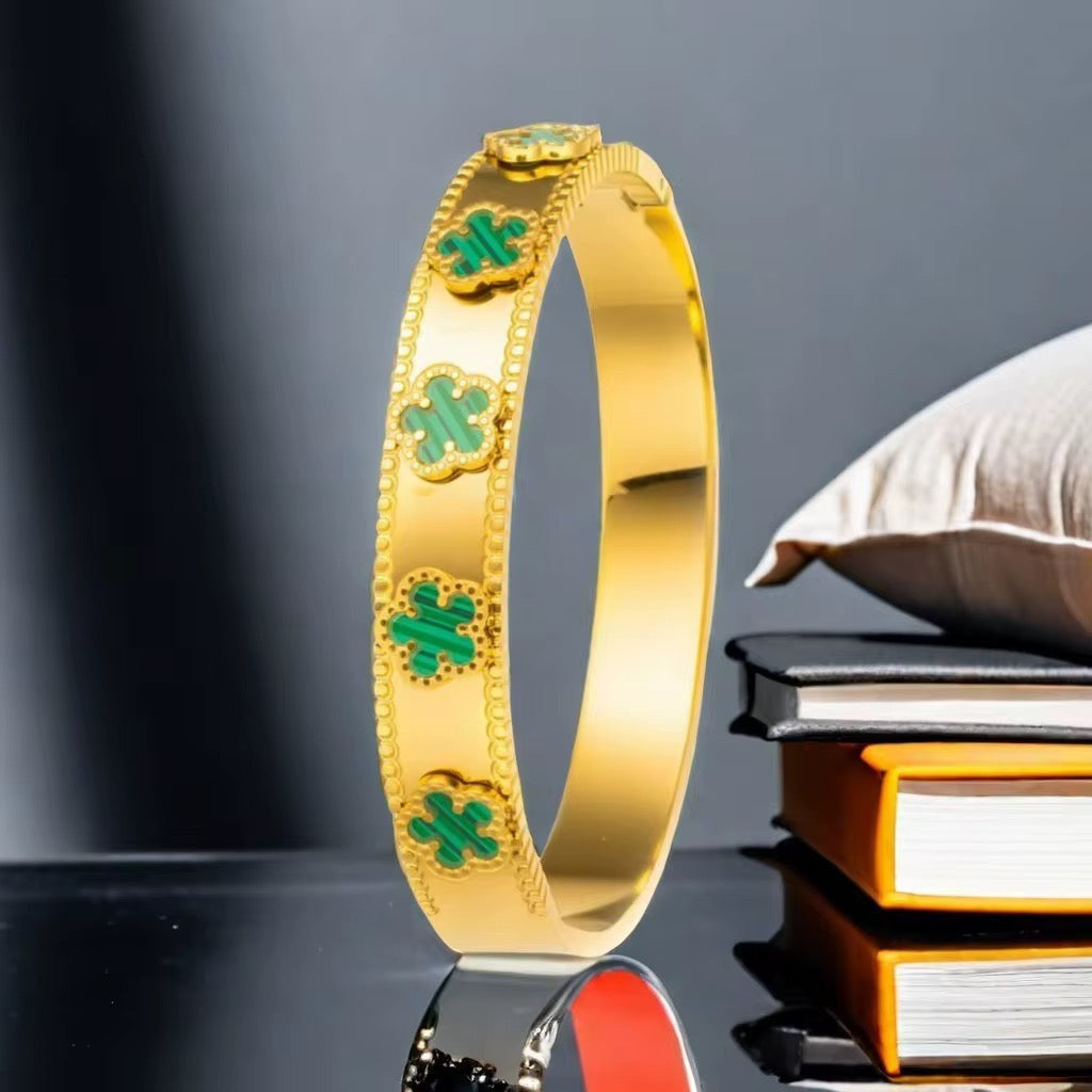 Bracelet Fleur de Chance – AVÉLORA