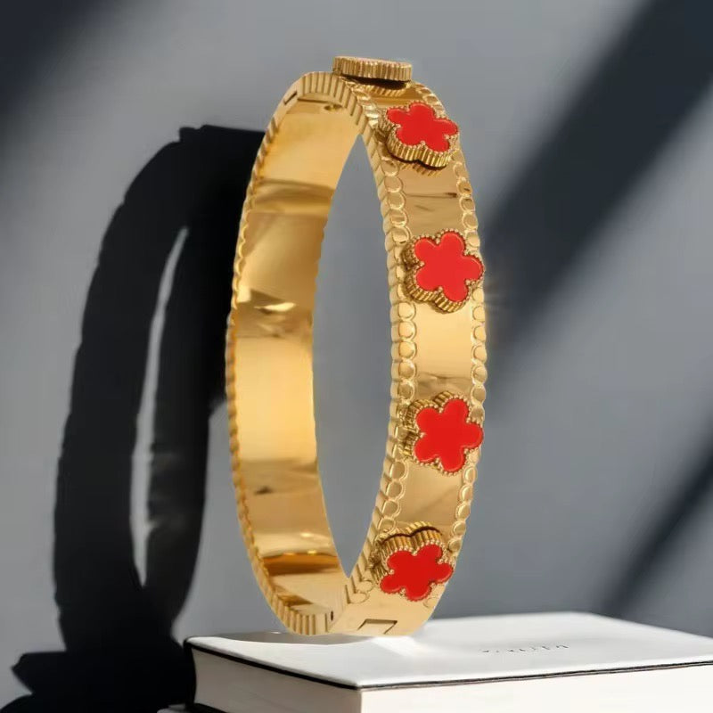 Bracelet Fleur de Chance – AVÉLORA