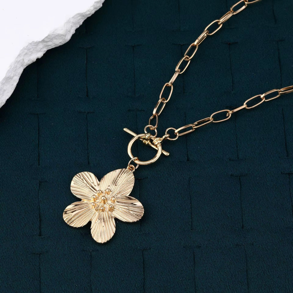 Collier Alizée fleur d’Éclat – AVÉLORA