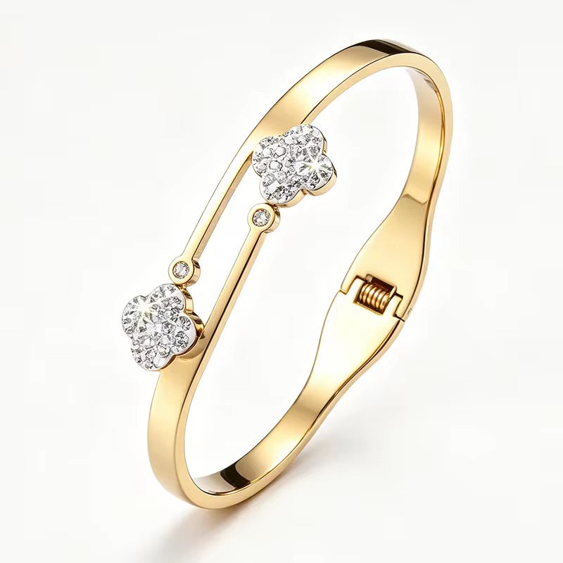 Bracelet Trèfle Bellaria – AVÉLORA