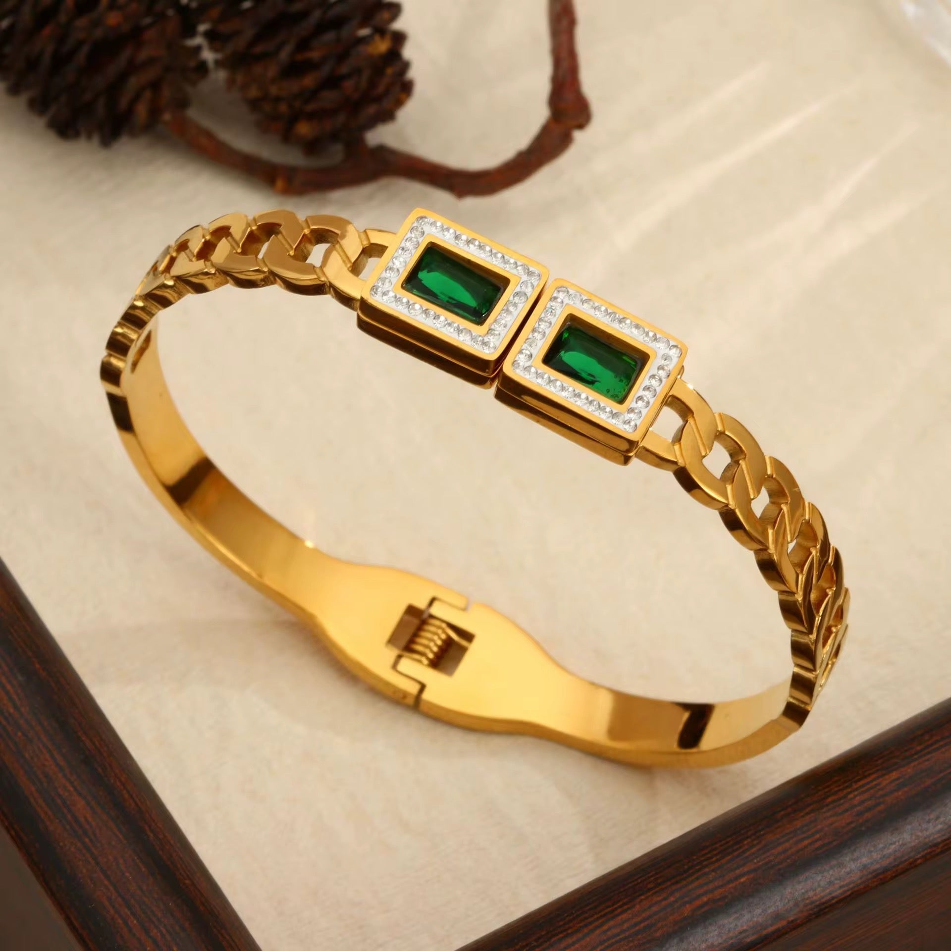 Bracelet Élégance Serena Dorée – AVÉLORA