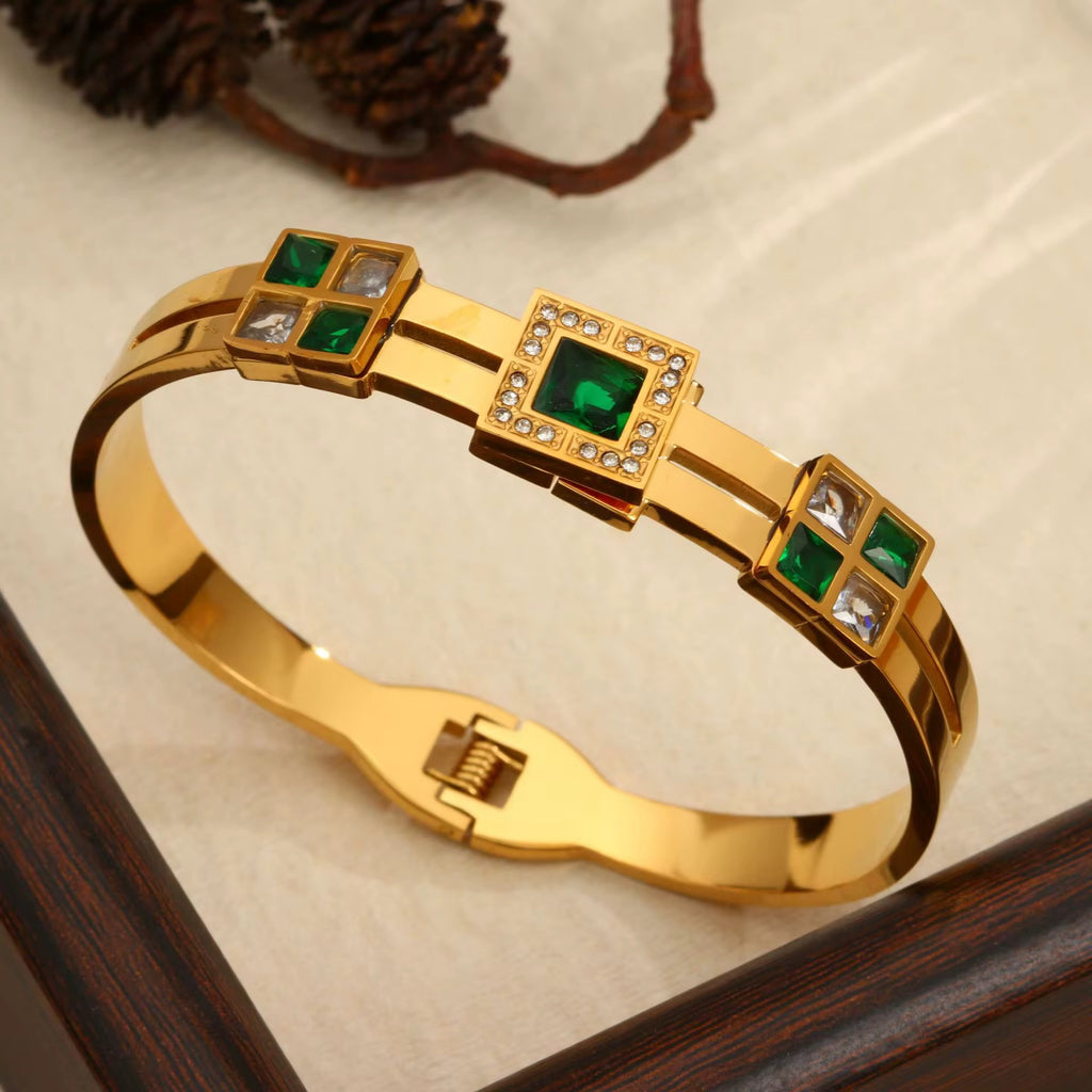 Bracelet Élégance Serena Dorée – AVÉLORA