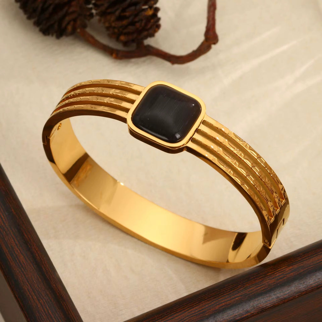 Bracelet Élégance Serena Dorée – AVÉLORA